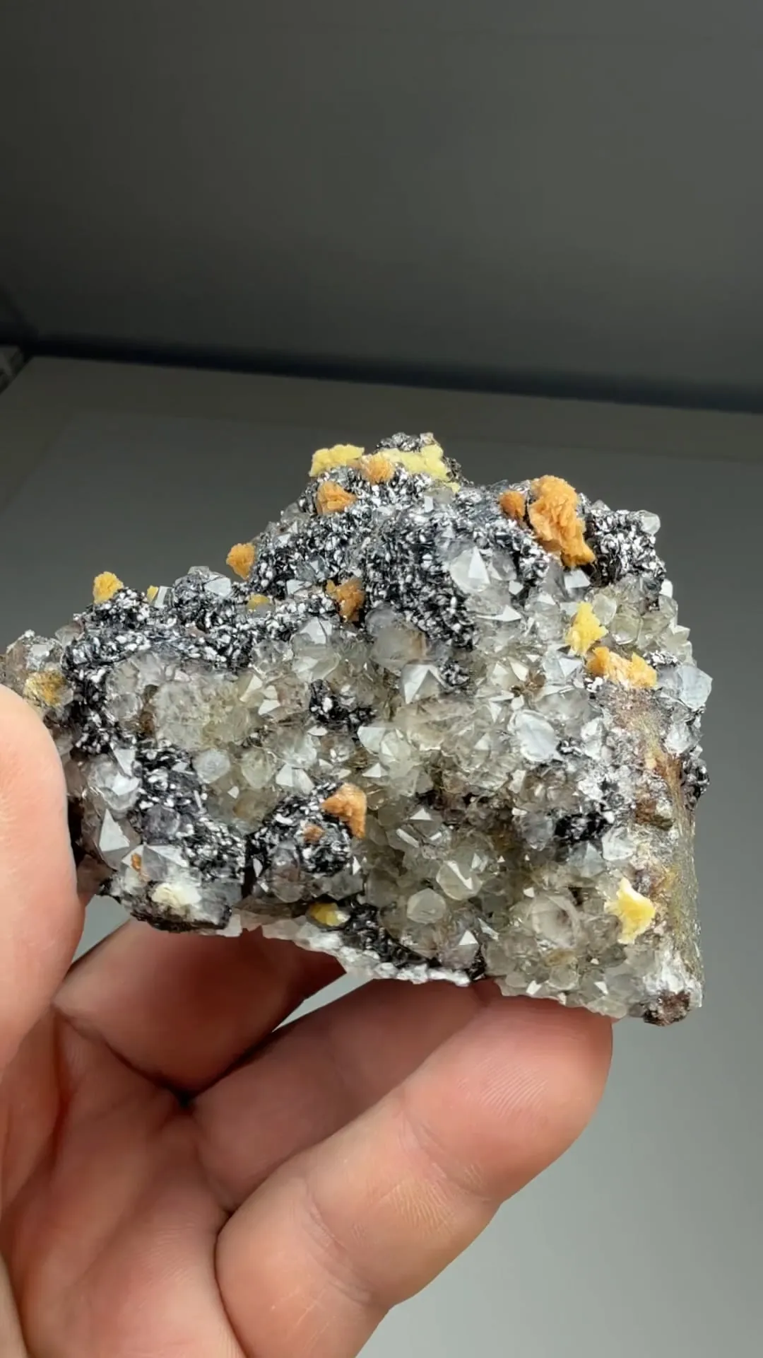 Quartz with Ankerite, Aragonite - image 2