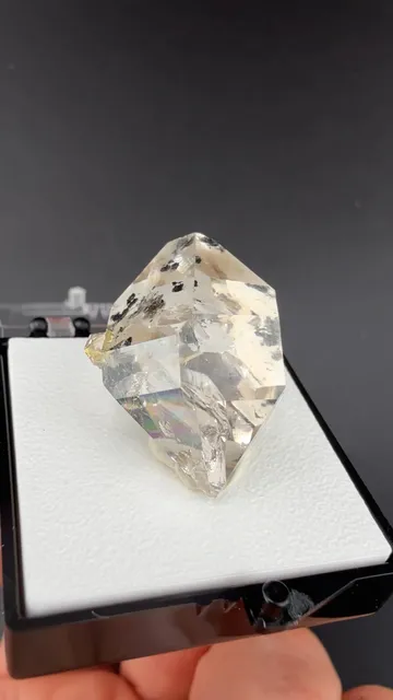 Quartz with Anthroxalite