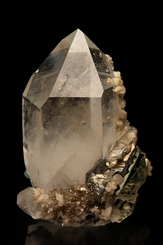 Quartz with Arsenopyrite and Dolomite image
