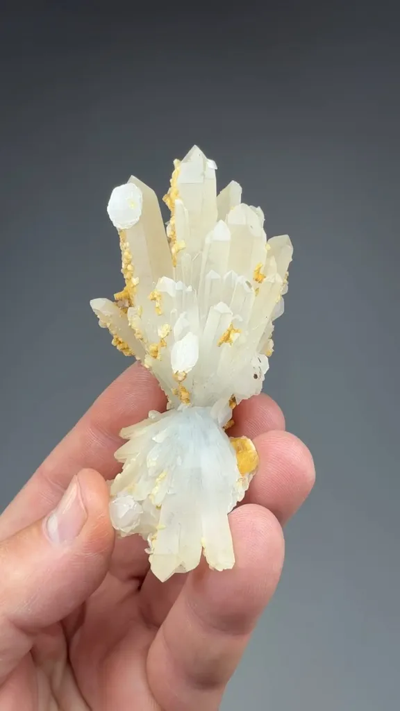 Quartz with Calcite - image 2