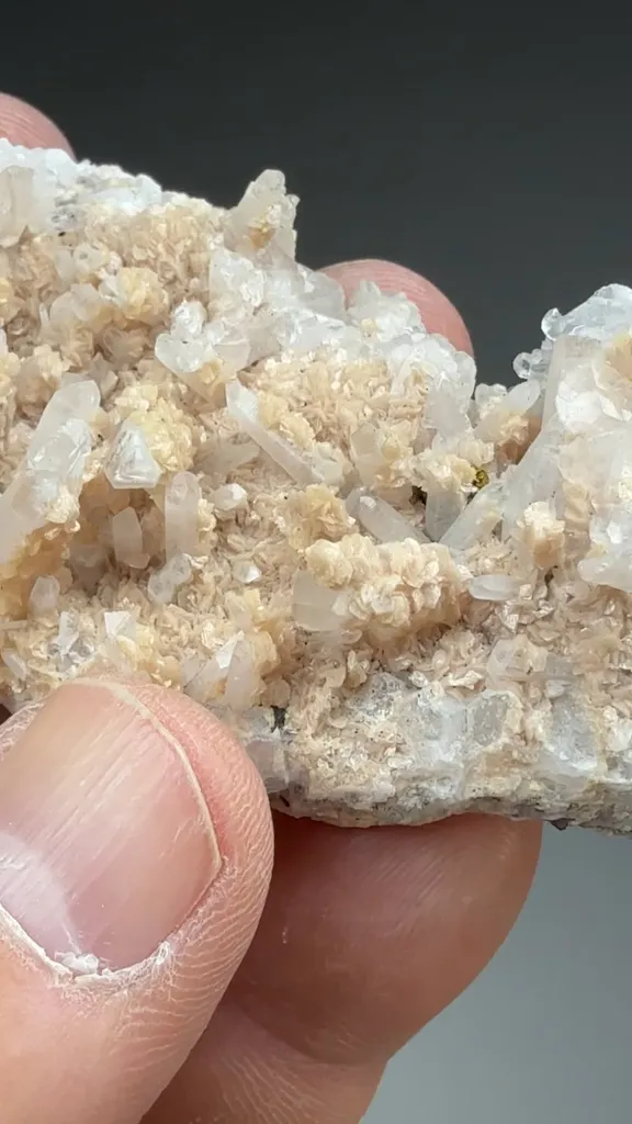 Quartz with Calcite - image 2