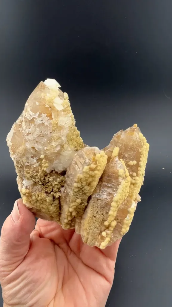 Quartz with Calcite, Dolomite image