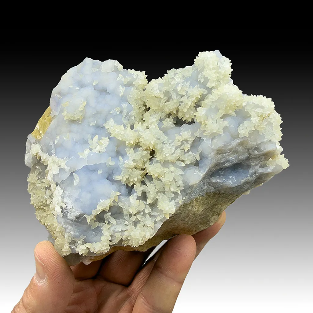 Quartz with Calcite, Siderite image