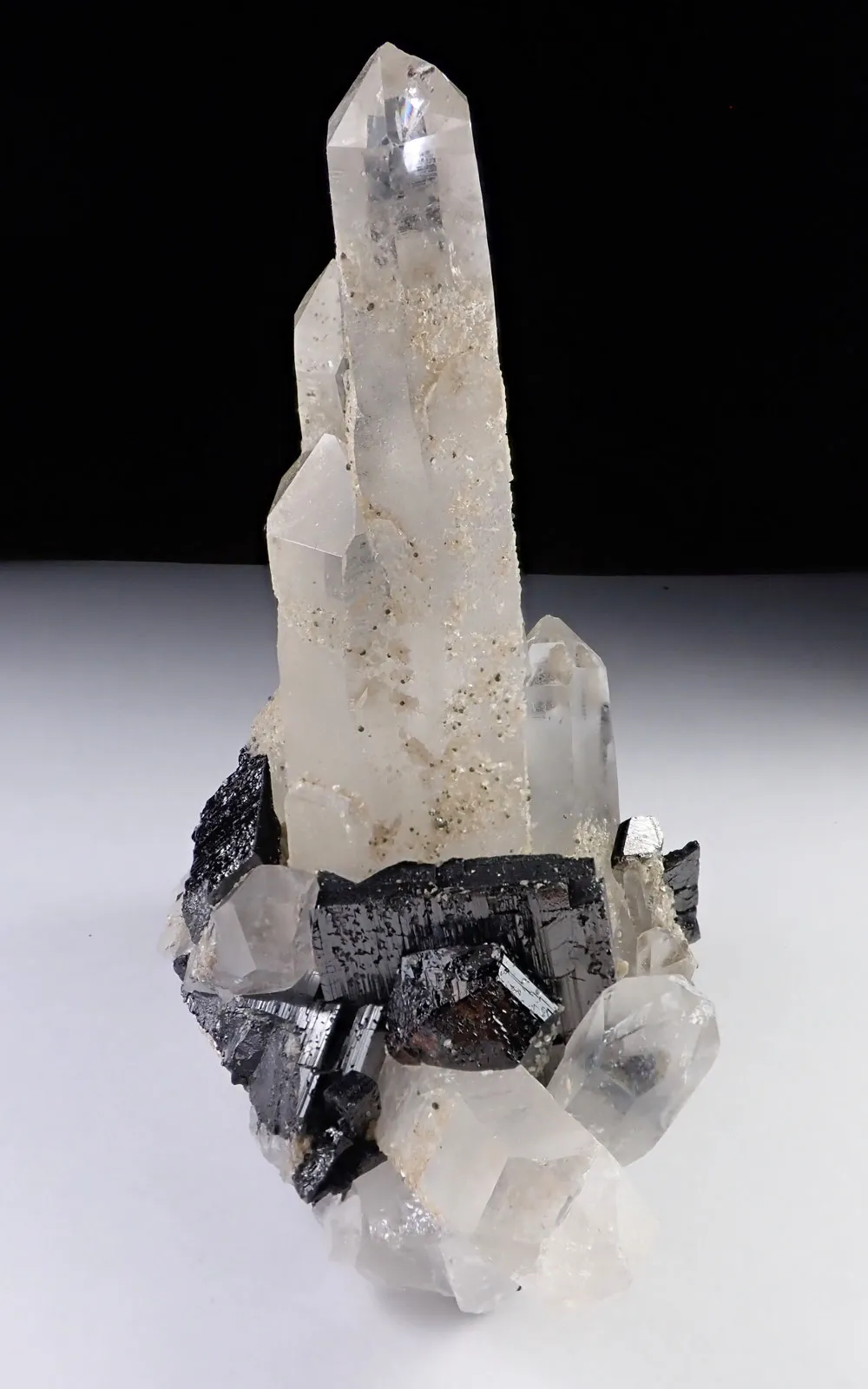 Quartz with Cassiterite and Ferberite - image 4