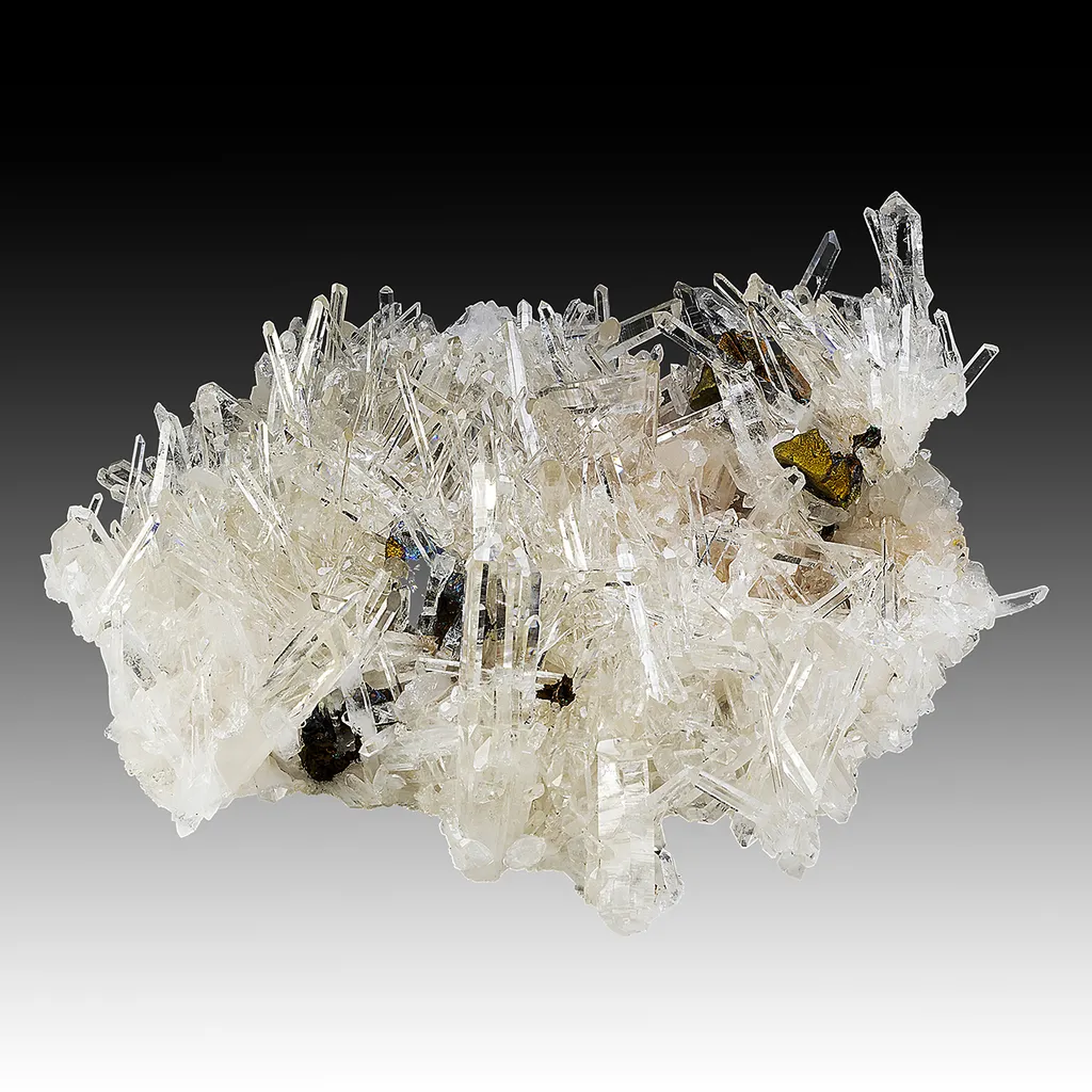 Quartz with Chalcopyrite image
