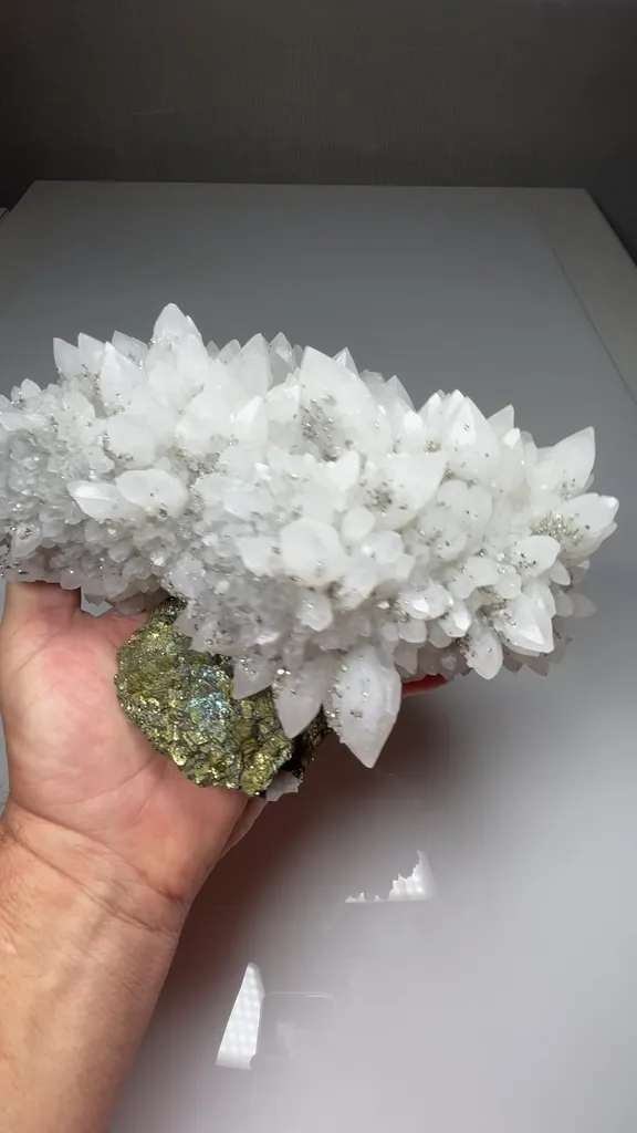 Quartz with Chalcopyrite - image 2
