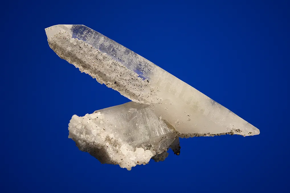 Quartz with Chalcopyrite, Calcite and Dolomite - image 2
