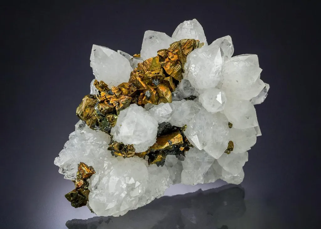 Quartz with Chalcopyrite Tetrahedrite, Sphalerite and Galena image