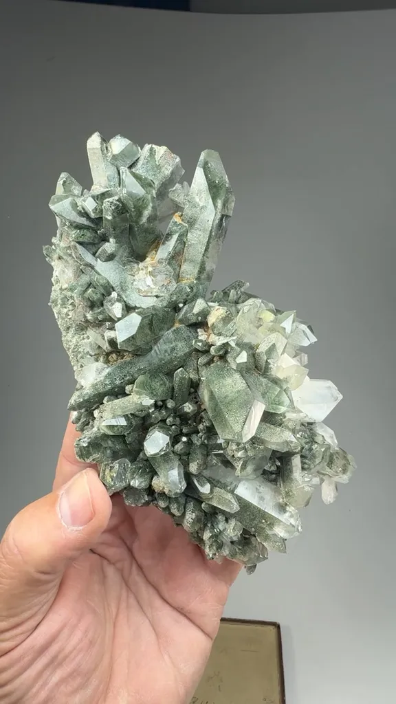 Quartz with Chlorite - image 2