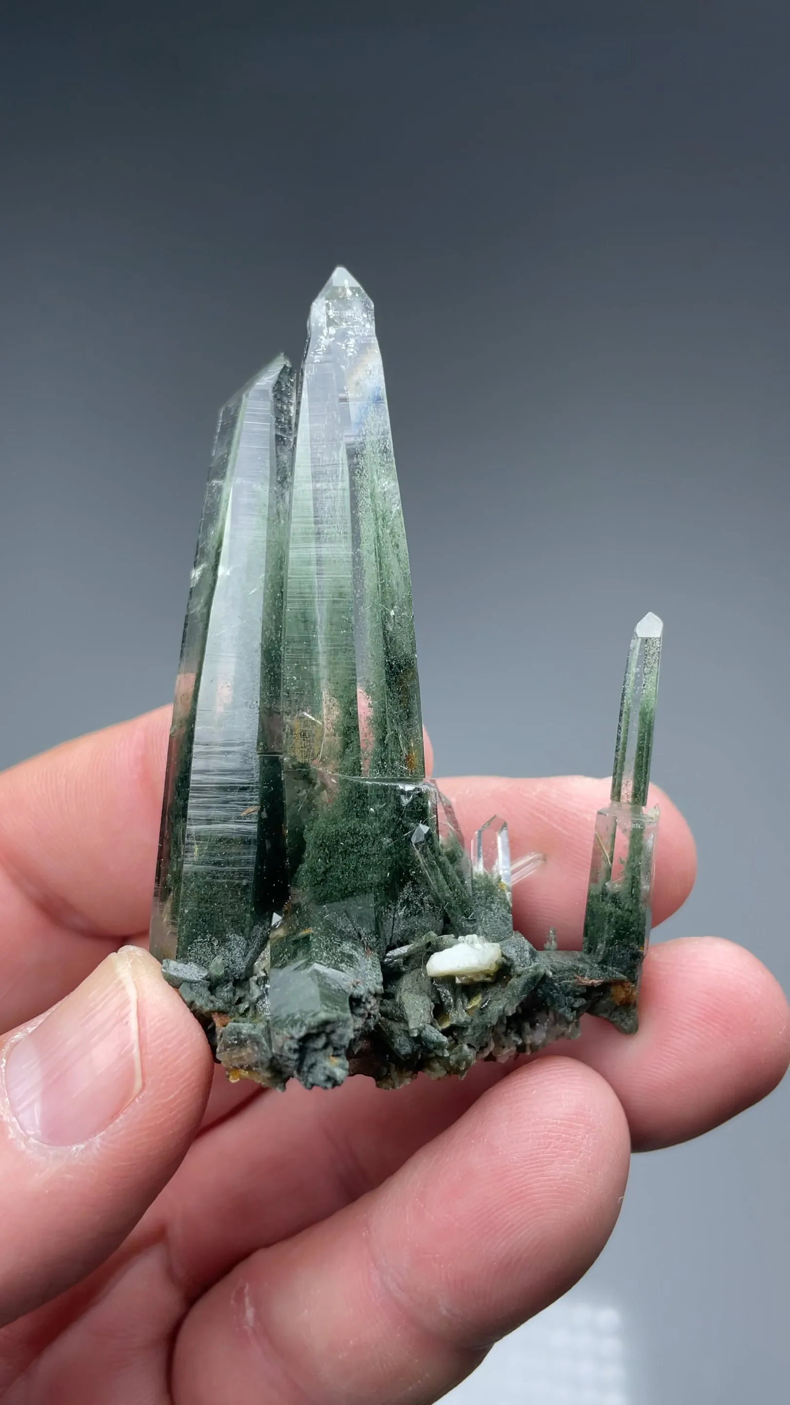 Quartz with Chlorite - image 2