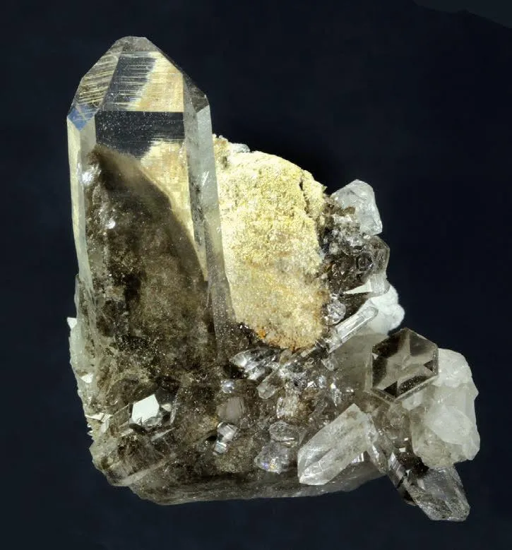 Quartz with Chlorite inclusions image