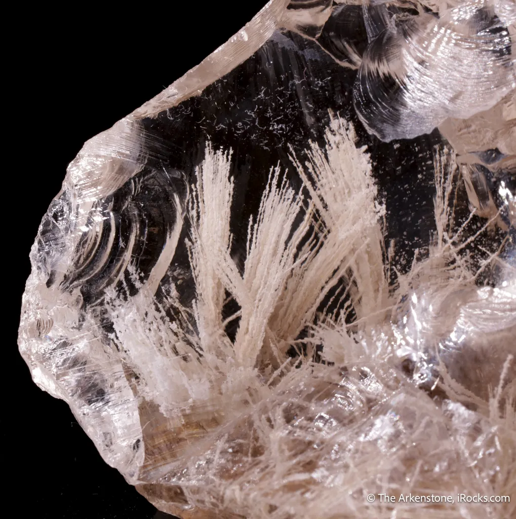 Quartz with clay inclusions image