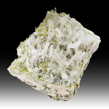 Quartz with Clinozoisite