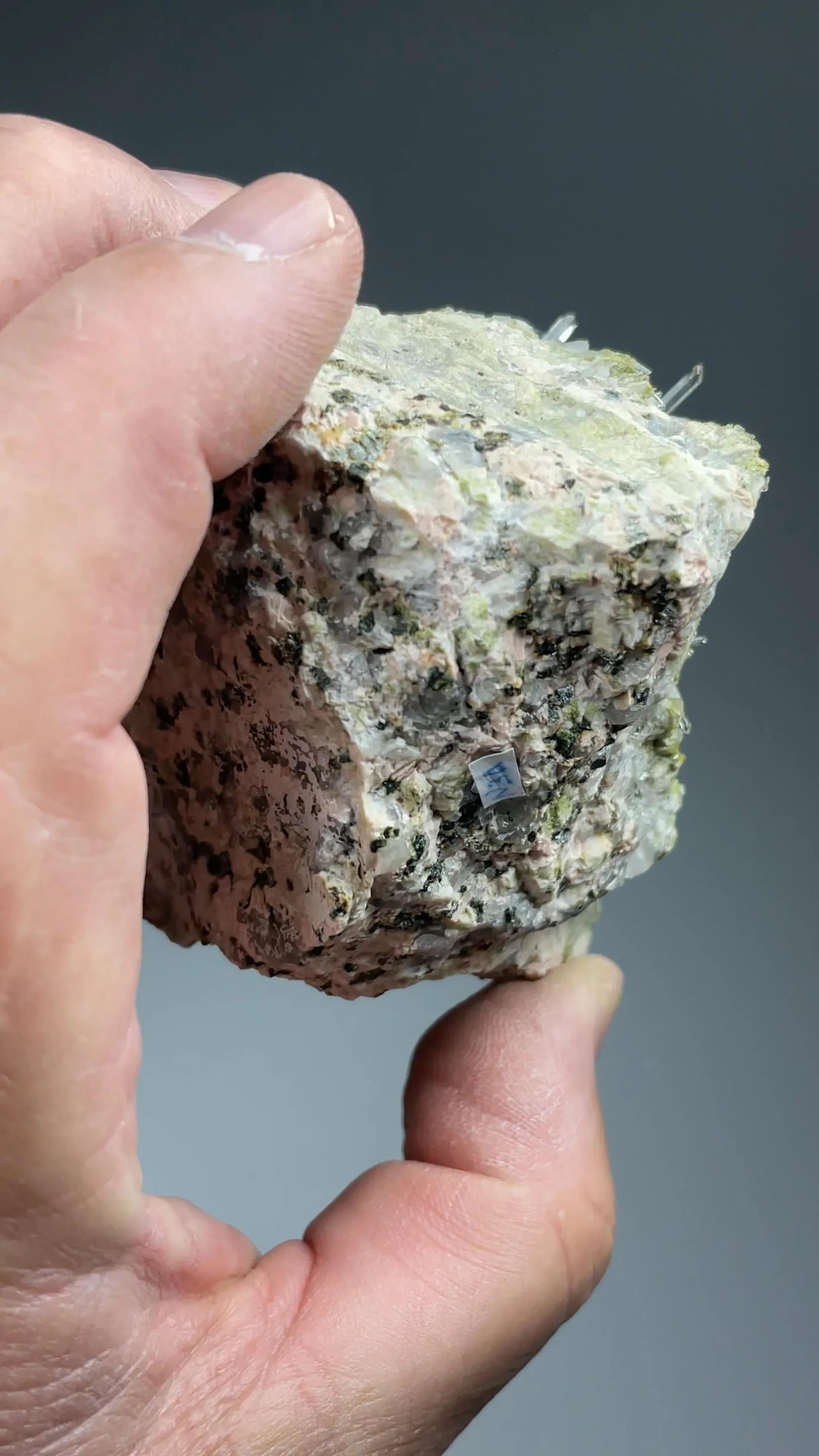 Quartz with Clinozoisite - image 2