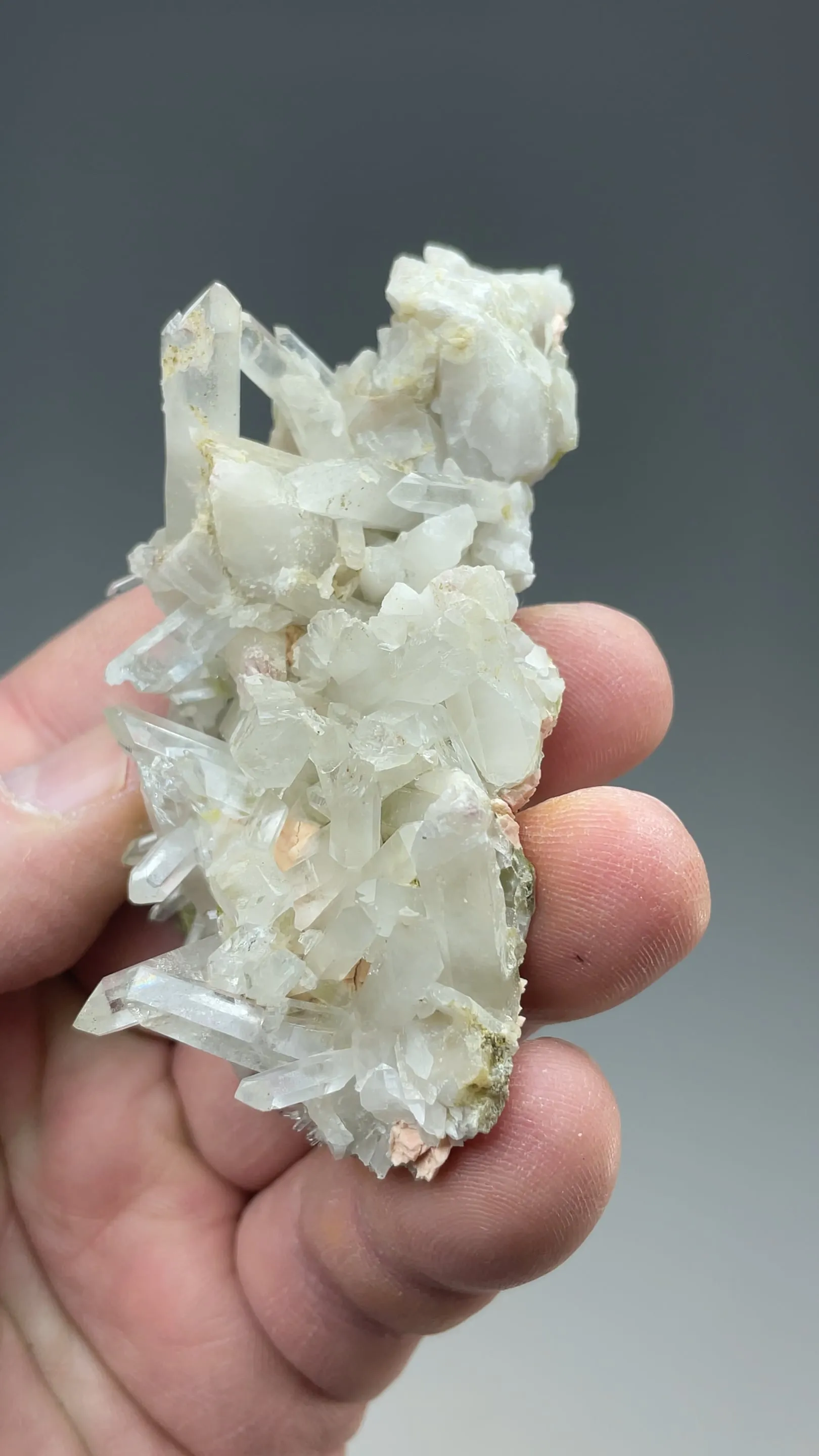 Quartz with Clinozoisite - image 2