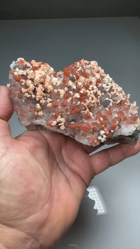 Quartz with Dolomite, Chalcopyrite, Hematite - image 2
