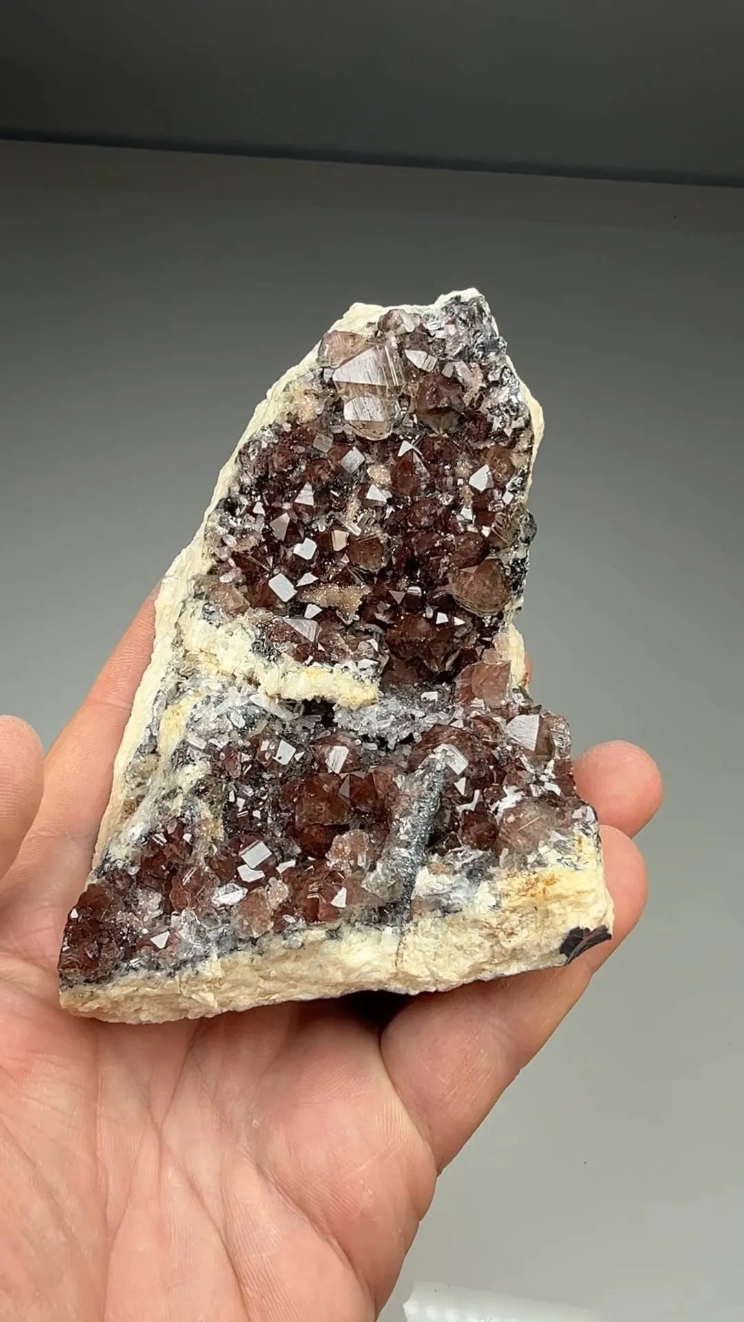 Quartz with Dolomite, Hematite - image 2