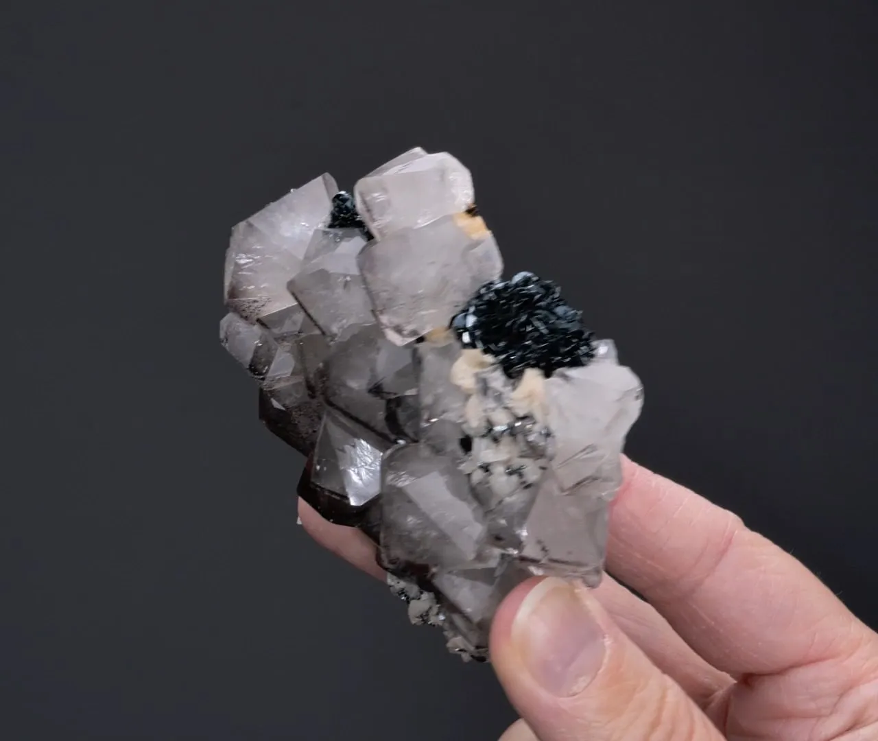 Quartz with Dolomite on Hematite - image 2