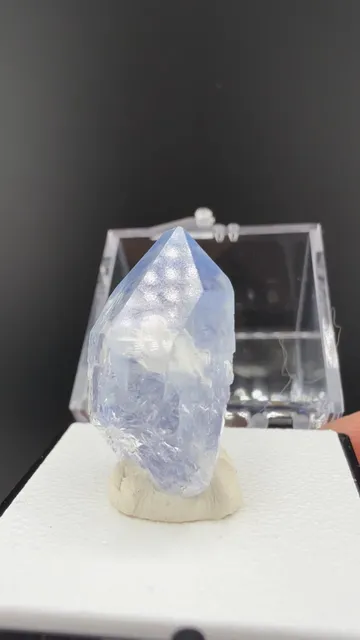Quartz with Dumortierite