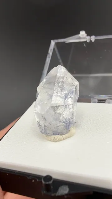 Quartz with Dumortierite