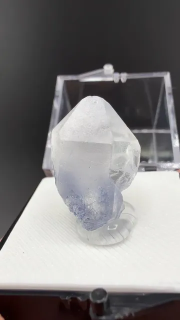 Quartz with Dumortierite