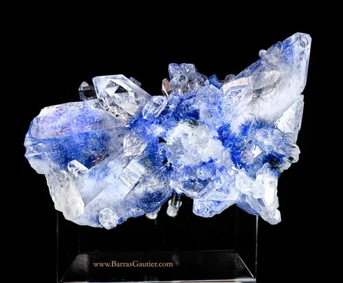 Quartz with Dumortierite inclusions image