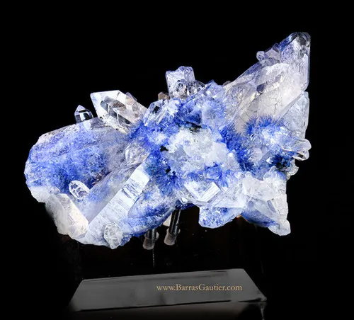 Quartz with Dumortierite inclusions - image 3