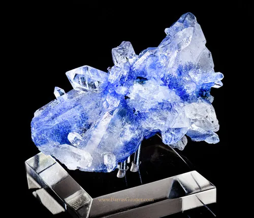 Quartz with Dumortierite inclusions - image 2
