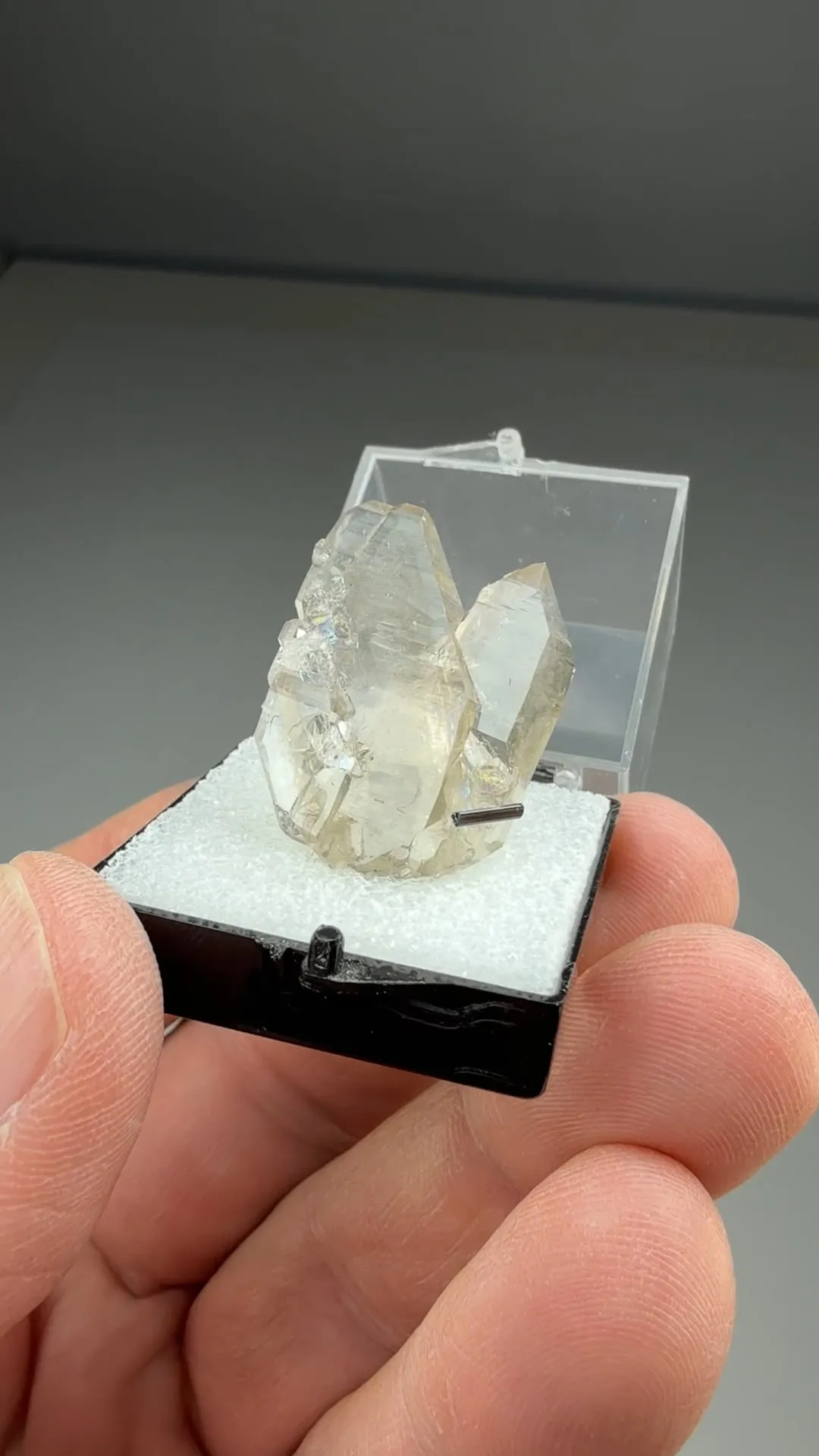 Quartz with Elbaite - image 2