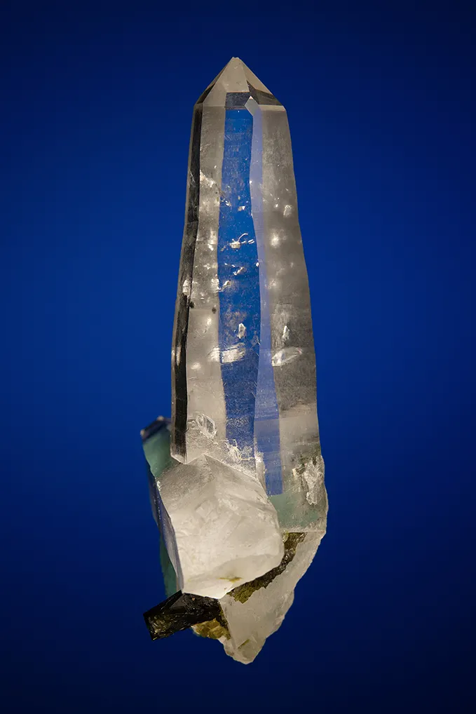 Quartz with Epidote - image 4