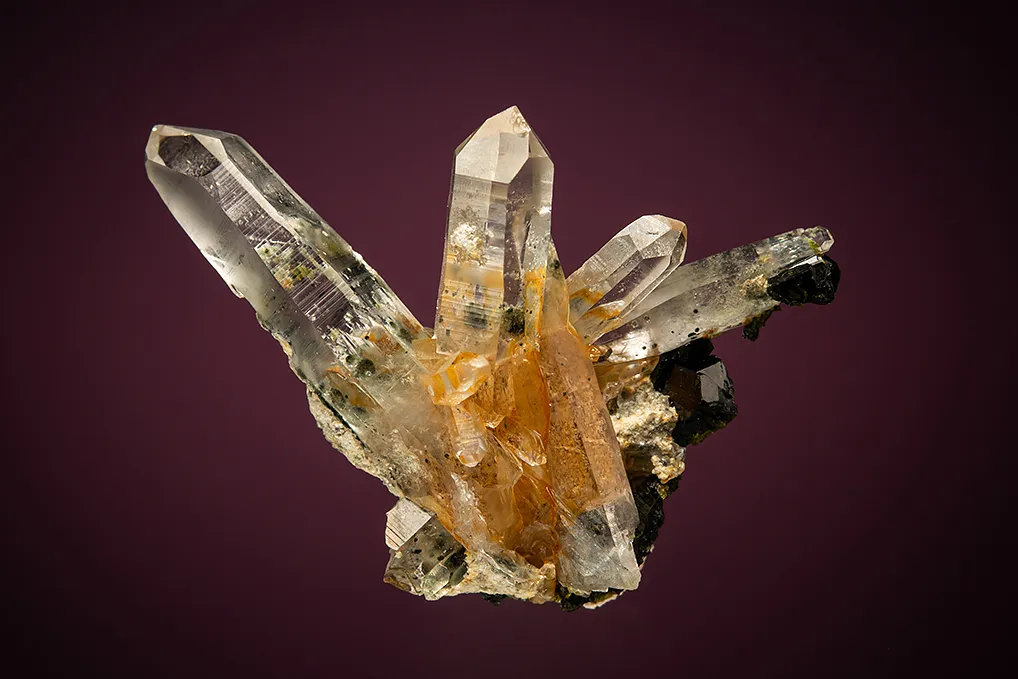 Quartz with Epidote image