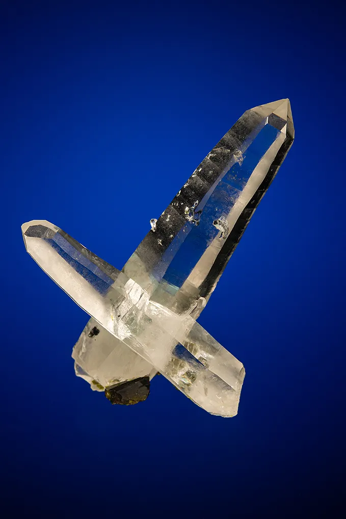 Quartz with Epidote image