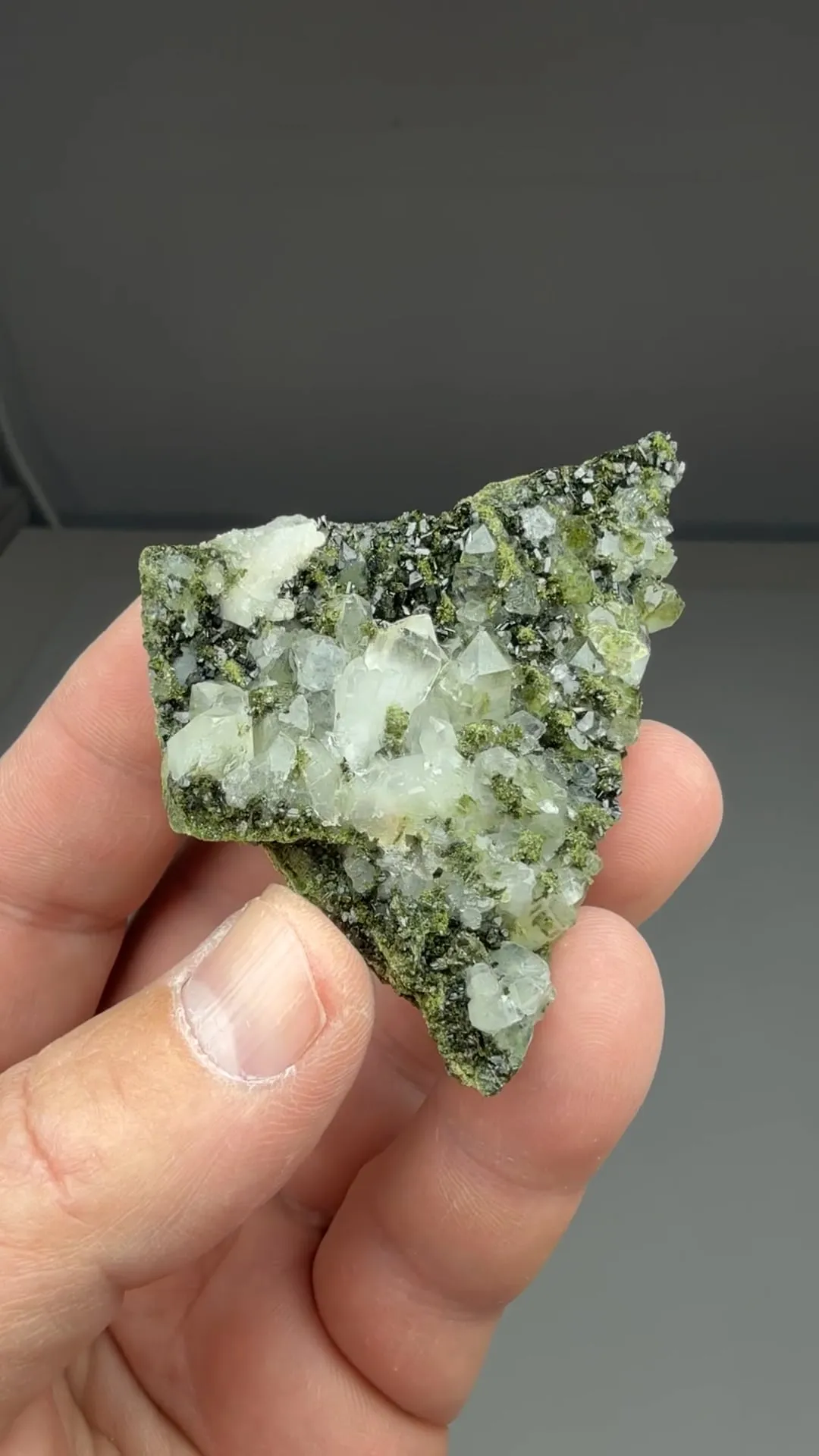 Quartz with Epidote - image 2