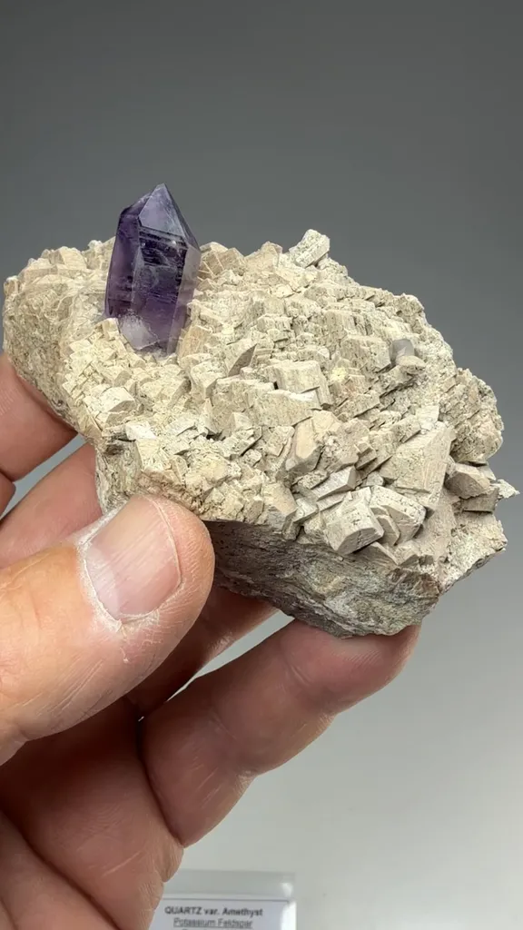 Quartz with Feldspar - image 2