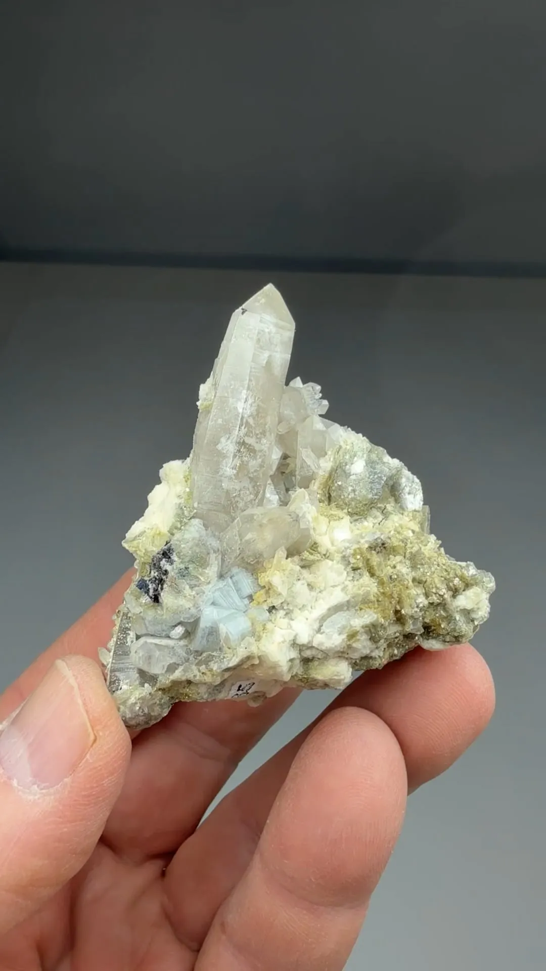 Quartz with Fluorapatite - image 2