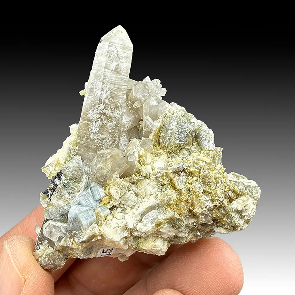 Quartz with Fluorapatite image