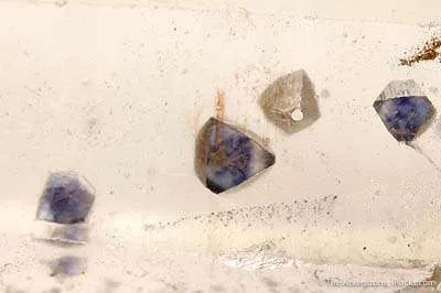Quartz With Fluorite Inclusions - image 2