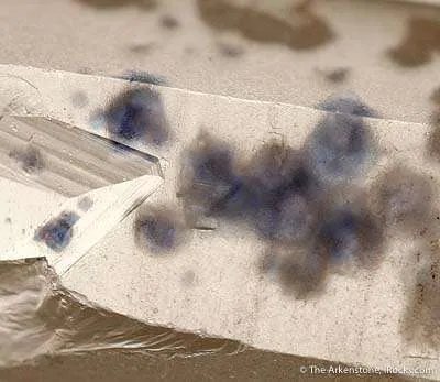 Quartz With Fluorite Inclusions - image 3
