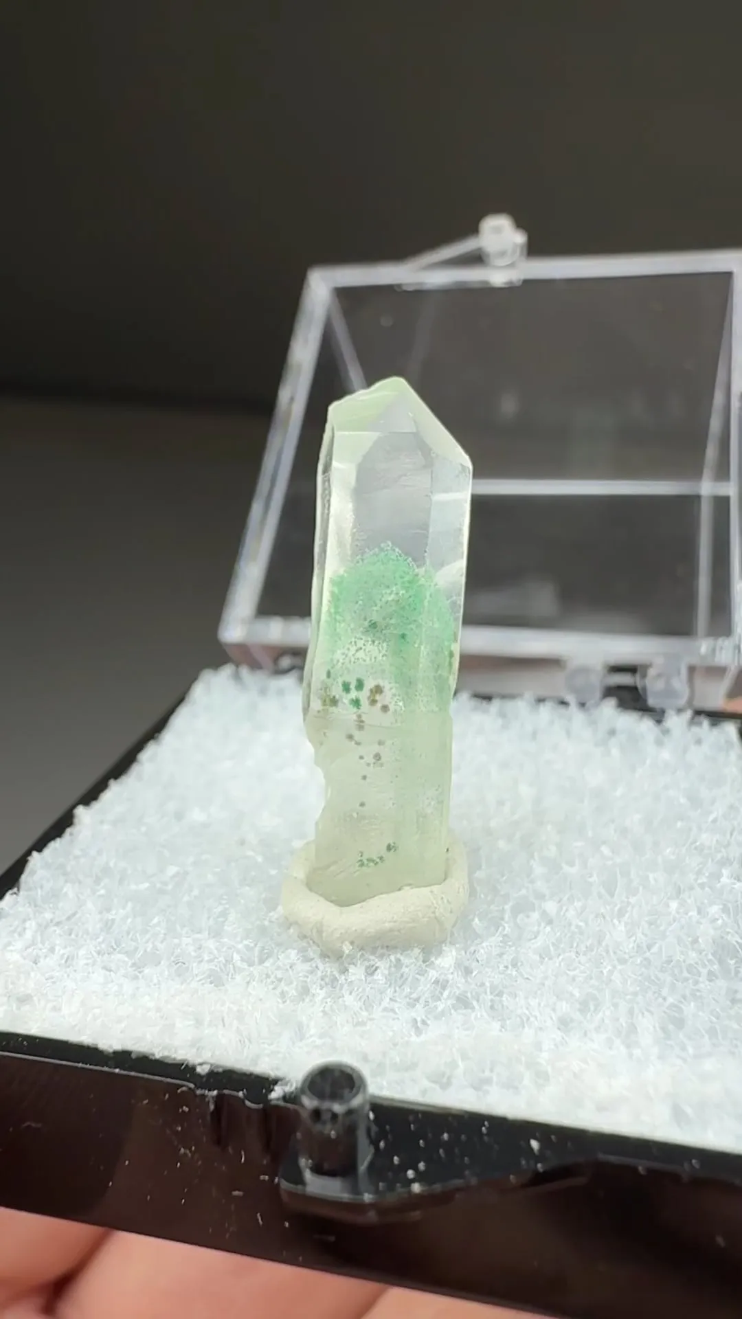 Quartz with Fuchsite - image 2