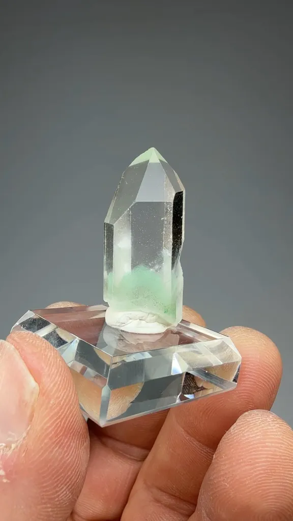 Quartz with Fuchsite - image 2
