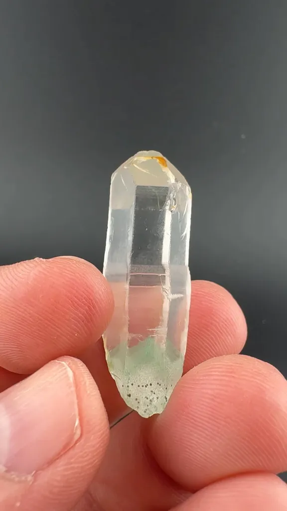 Quartz with Fuchsite image