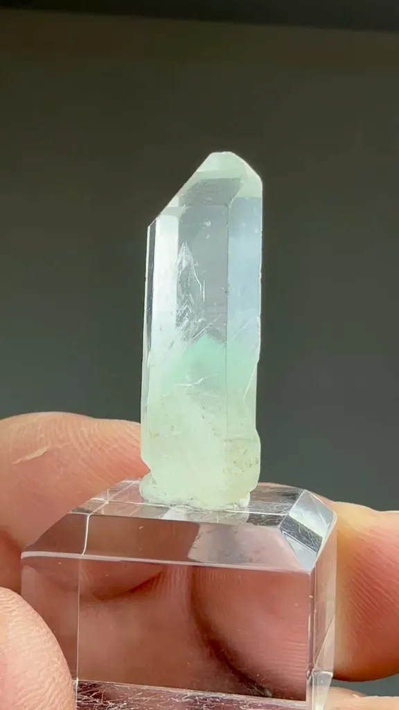 Quartz with Fuchsite - image 2