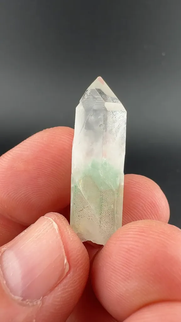 Quartz with Fuchsite image
