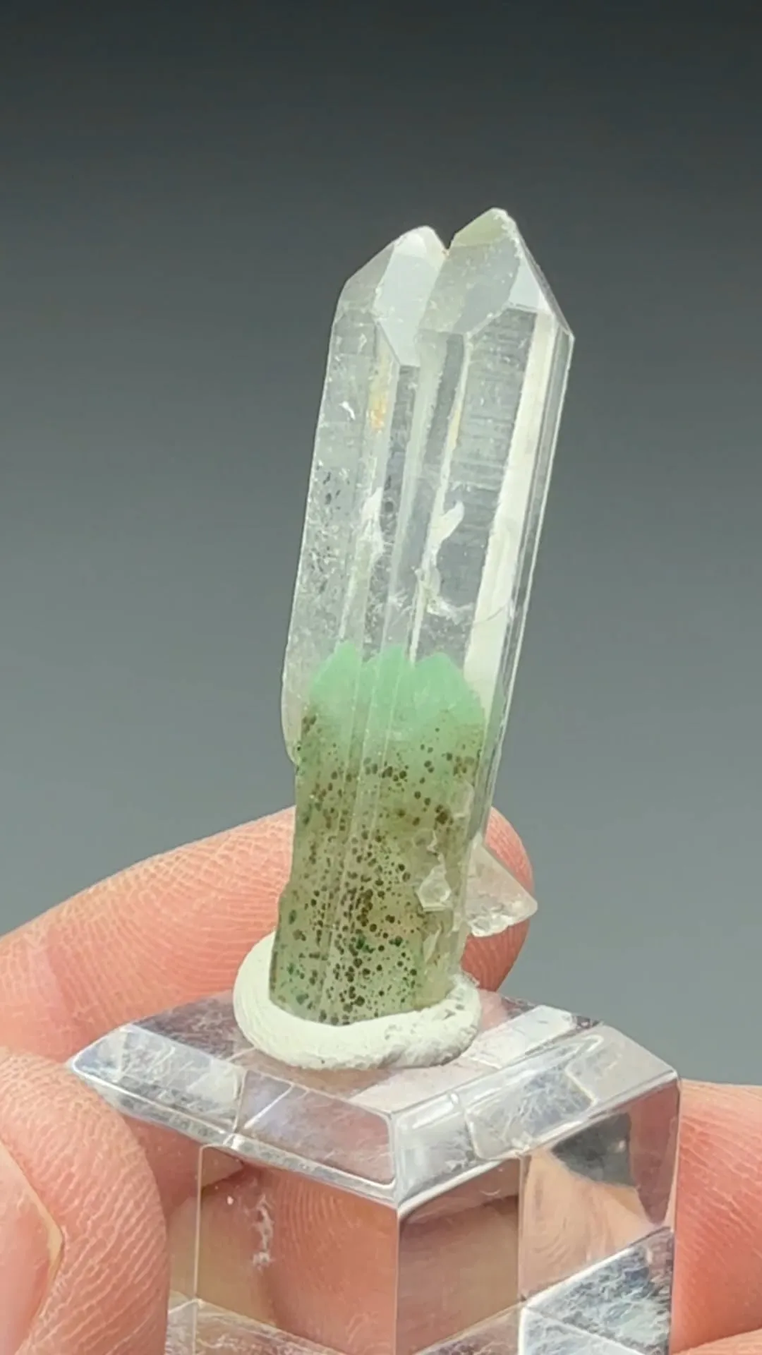 Quartz with Fuchsite - image 2