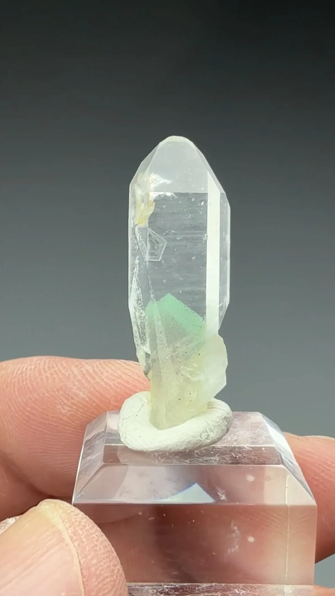 Quartz with Fuchsite - image 2