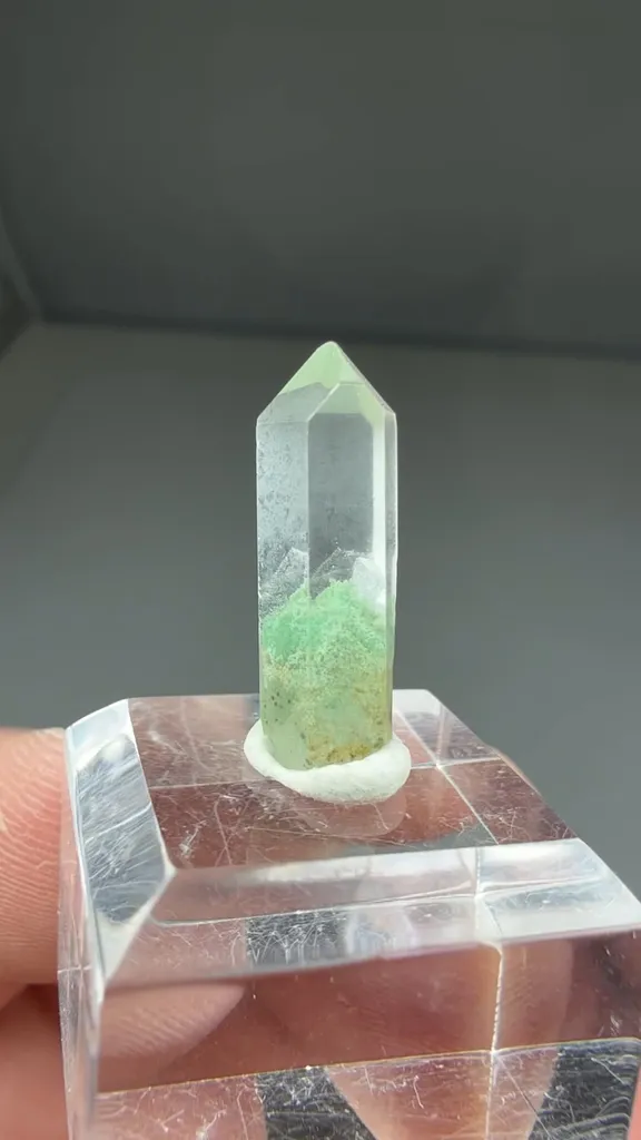 Quartz with Fuchsite - image 2