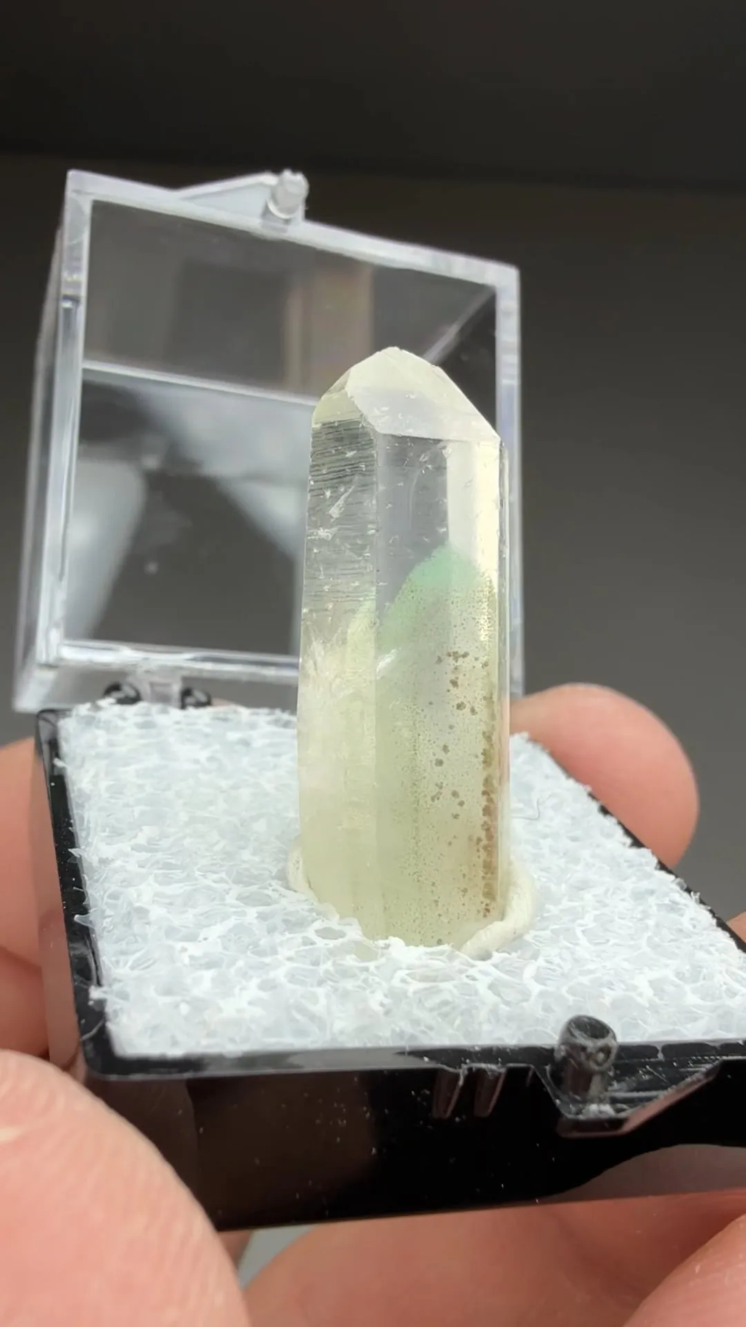 Quartz with Fuchsite - image 2