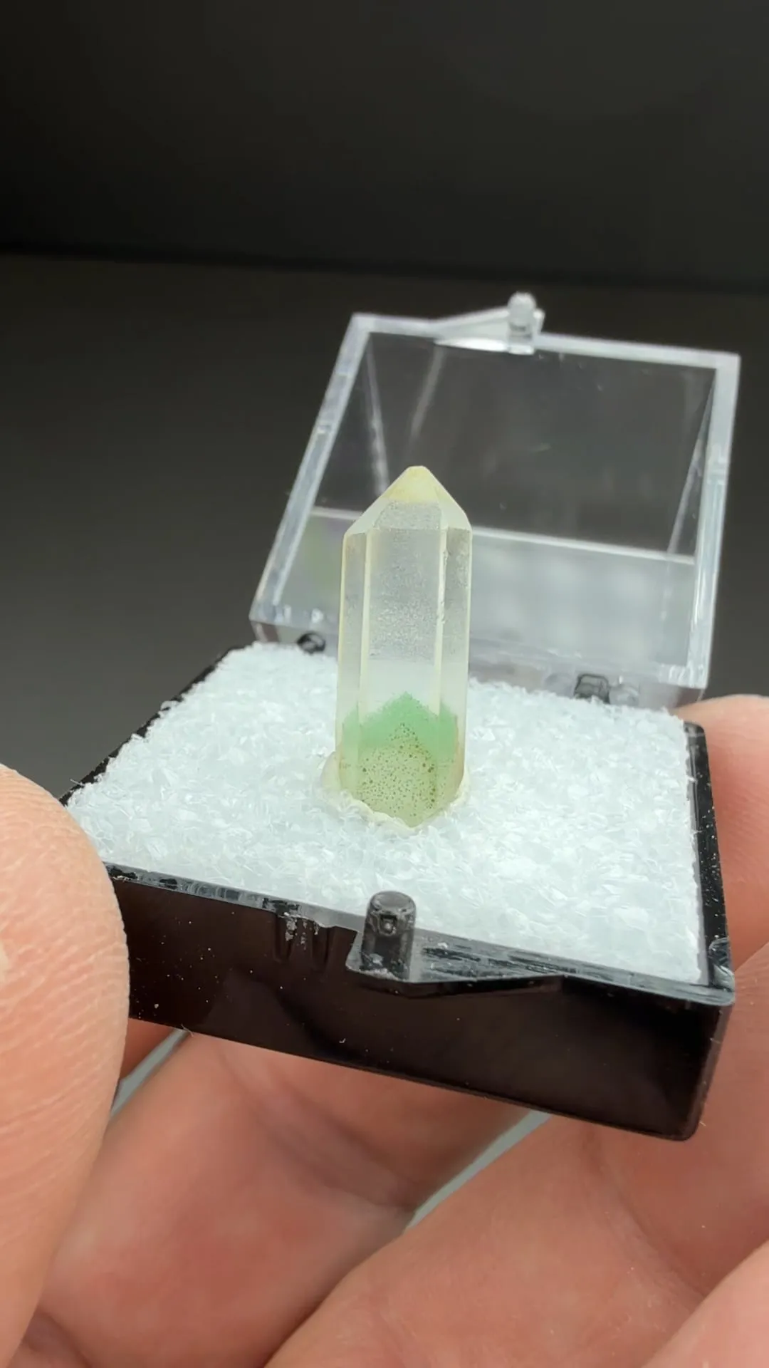 Quartz with Fuchsite - image 2