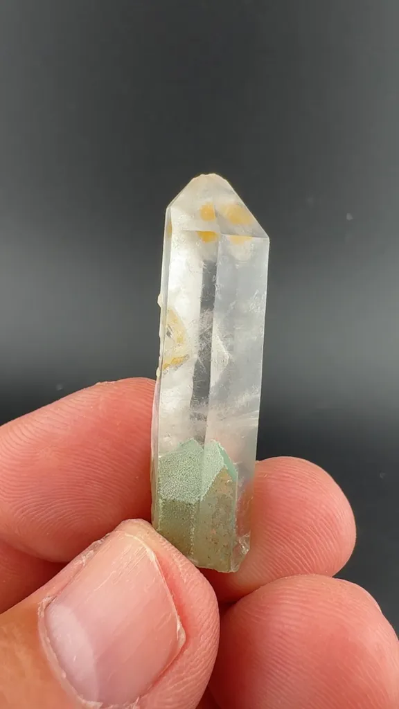 Quartz with Fuchsite image