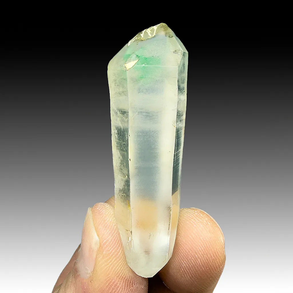 Quartz with Fuchsite image